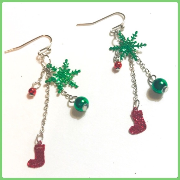 NEW Sparkling Dangle Red & Green Snowflake Whimsical Earrings - Picture 3 of 11